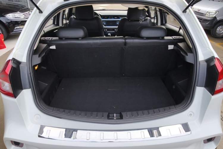 Used Geely Auto Vision X3 2017 1.5L Manual Luxury Model Trunk