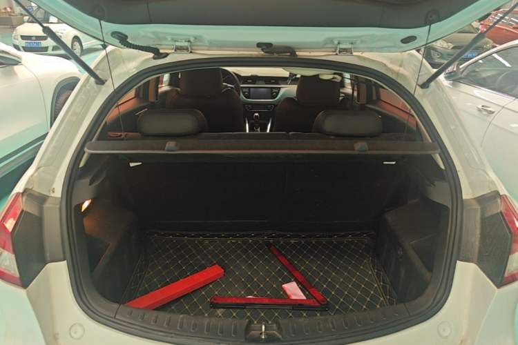 Used Geely Auto Vision X3 2017 1.5L Automatic Luxury Model Trunk