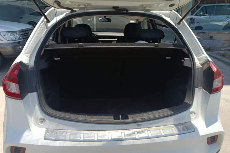 Used Geely Auto Vision X3 2017 1.5L Automatic Elite Model Trunk