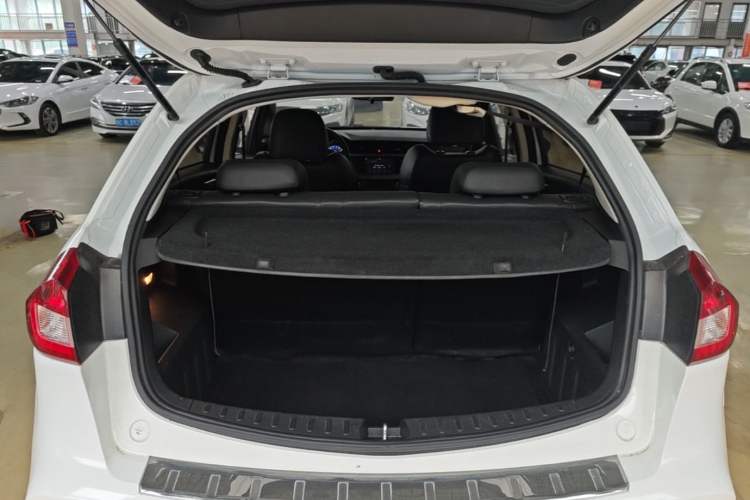 Used Geely Auto Vision X3 2017 1.5L Automatic Luxury Model Trunk