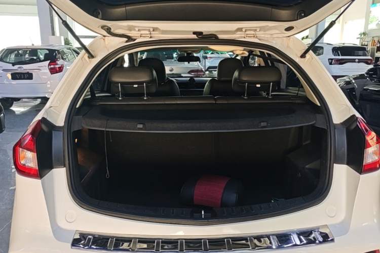 Used Geely Auto Vision X3 2017 1.5L Automatic Luxury Model Trunk