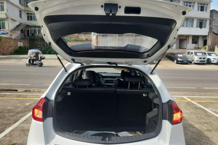 Used Geely Auto Vision X3 2017 1.5L Manual Elite Model Trunk