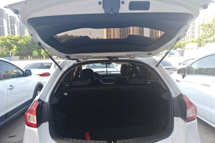 Used Geely Auto Vision X3 2017 1.5L Manual Luxury Model Trunk