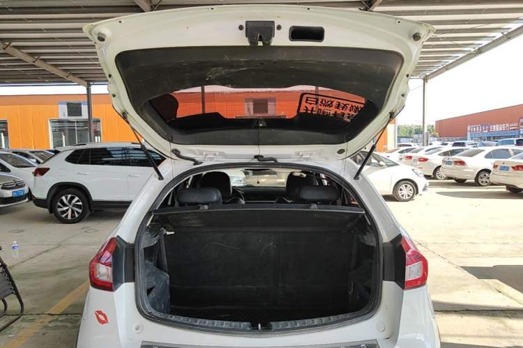 Used Geely Auto Vision X3 2017 1.5L Automatic Elite Model Trunk