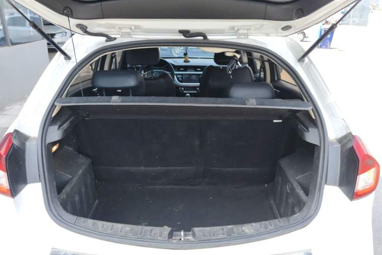 Used Geely Auto Vision X3 2017 1.5L Automatic Elite Model Trunk