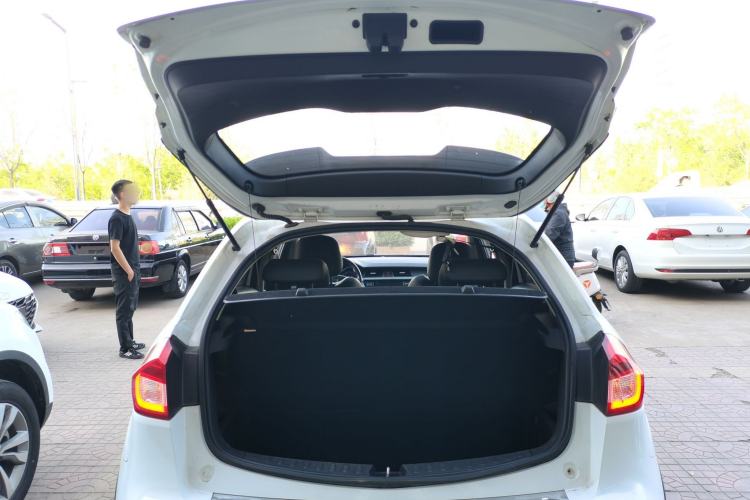 Used Geely Auto Vision X3 2017 1.5L Manual Luxury Model Trunk