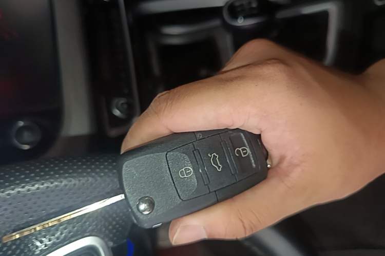 Used Geely Auto Vision X3 2017 1.5L Manual Luxury Model Vehicle Key