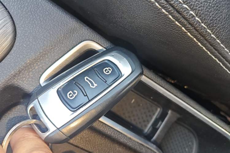 Used Geely Auto Vision X3 2017 1.5L Automatic Luxury Model Vehicle Key