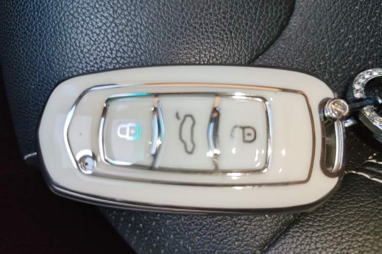 Used Geely Auto Vision X3 2017 1.5L Automatic Luxury Model Vehicle Key