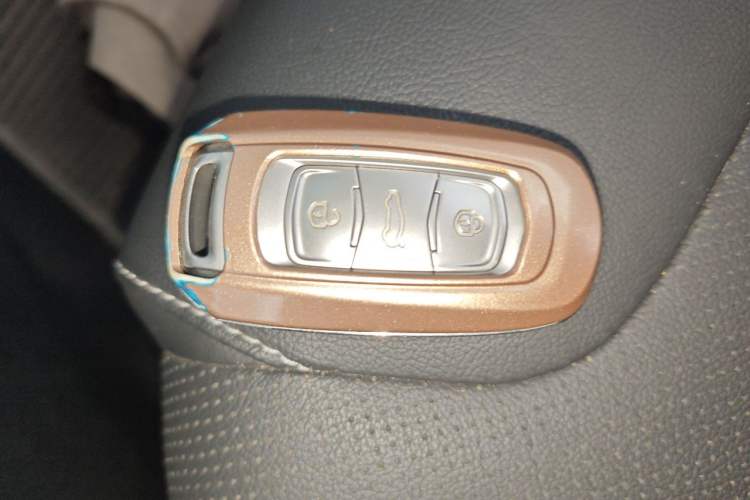 Used Geely Auto Vision X3 2017 1.5L Automatic Elite Model Vehicle Key