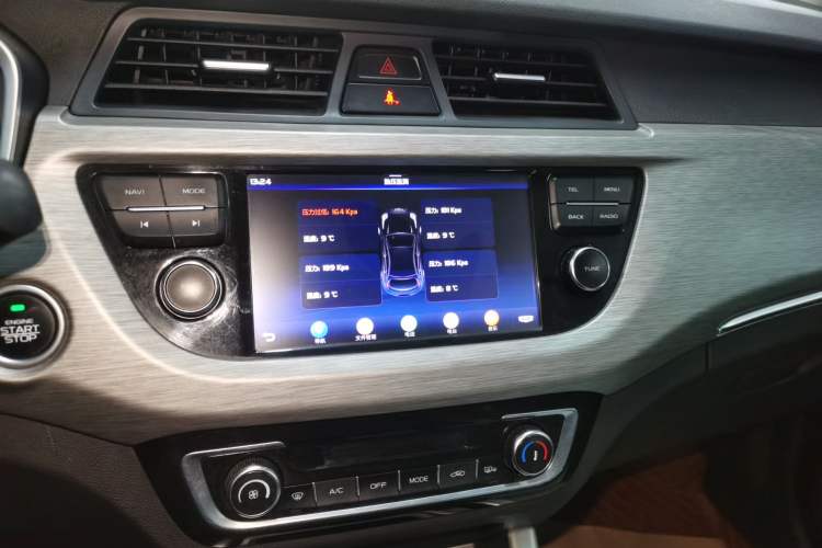 Used Geely Auto Vision X3 2017 1.5L Automatic Elite Model Audio And AC Panel