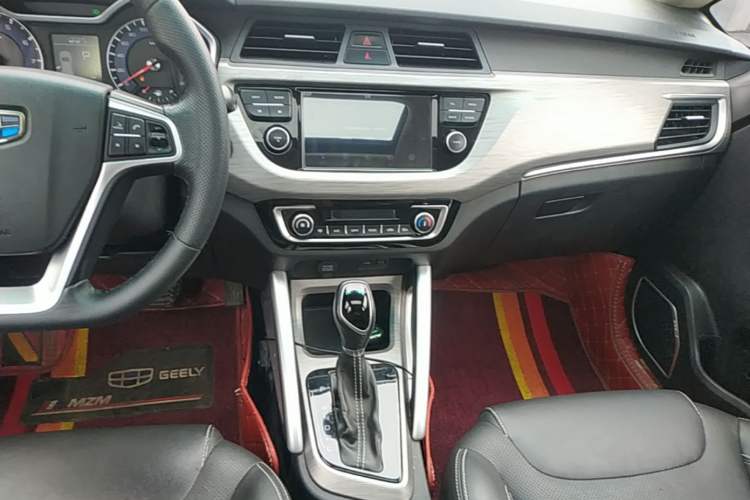 Used Geely Auto Vision X3 2017 1.5L Automatic Luxury Model Audio And AC Panel