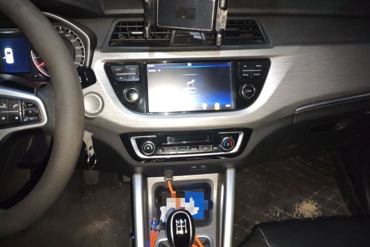 Used Geely Auto Vision X3 2017 1.5L Manual Luxury Model Audio And AC Panel