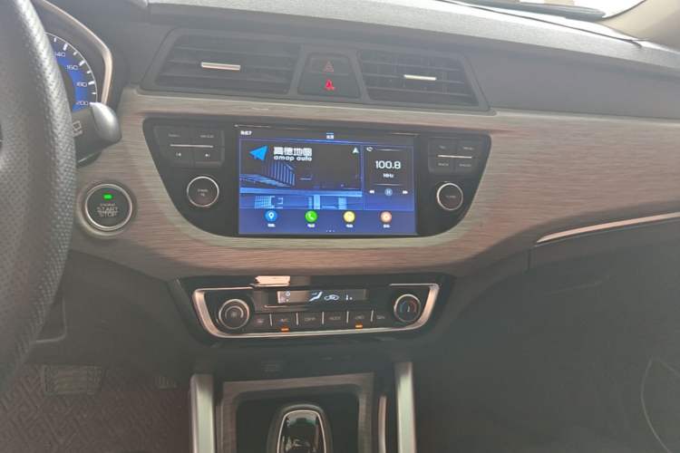 Used Geely Auto Vision X3 2017 1.5L Automatic Elite Model Audio And AC Panel