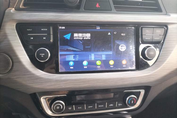 Used Geely Auto Vision X3 2017 1.5L Manual Luxury Model Audio And AC Panel