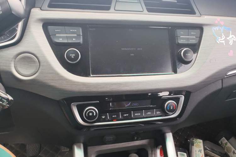 Used Geely Auto Vision X3 2017 1.5L Manual Luxury Model Audio And AC Panel