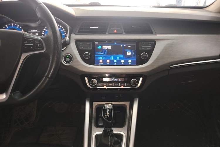 Used Geely Auto Vision X3 2017 1.5L Automatic Luxury Model Audio And AC Panel