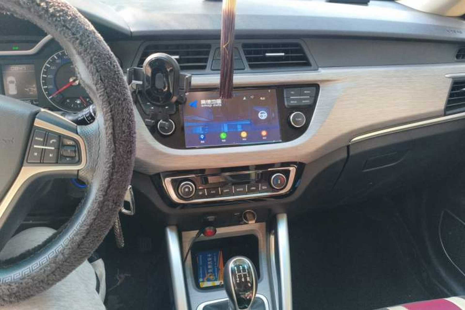 Used Geely Auto Vision X3 2017 1.5L Manual Entry-Level Model Audio And AC Panel