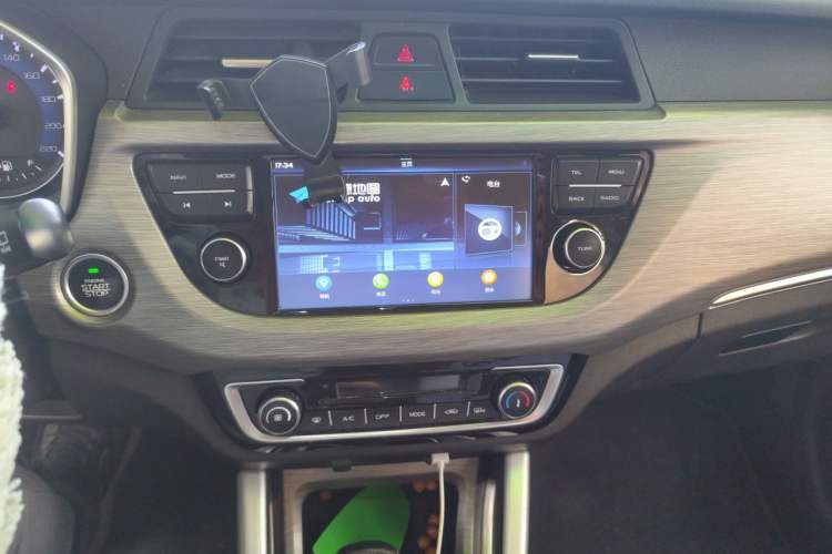 Used Geely Auto Vision X3 2017 1.5L Automatic Elite Model Audio And AC Panel