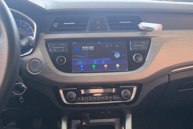 Used Geely Auto Vision X3 2017 1.5L Manual Elite Model Audio And AC Panel