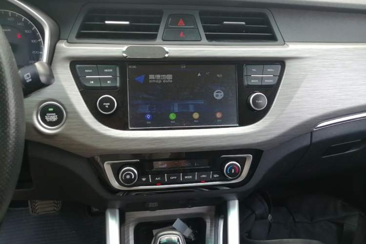 Used Geely Auto Vision X3 2017 1.5L Automatic Elite Model Audio And AC Panel
