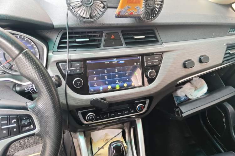 Used Geely Auto Vision X3 2017 1.5L Automatic Elite Model Audio And AC Panel