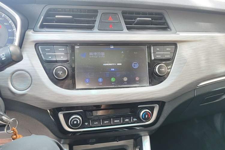 Used Geely Auto Vision X3 2017 1.5L Manual Luxury Model Audio And AC Panel