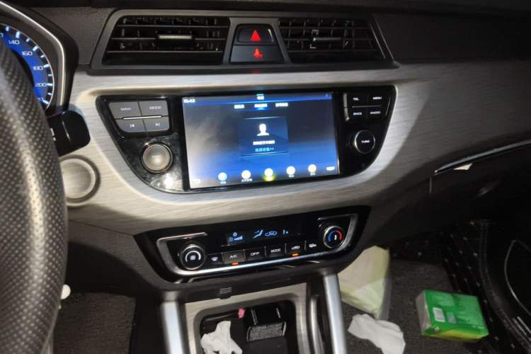 Used Geely Auto Vision X3 2017 1.5L Manual Elite Model Audio And AC Panel