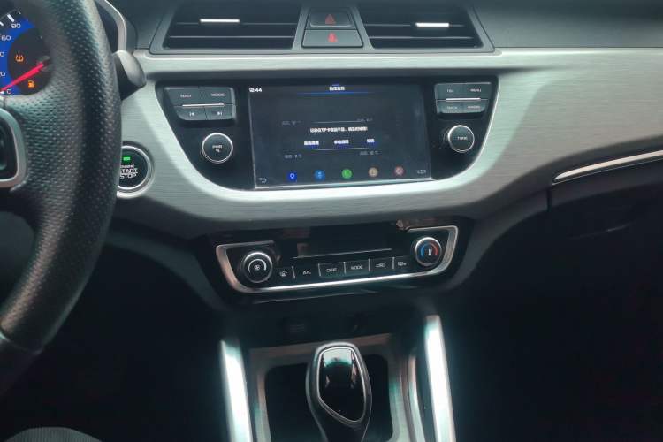 Used Geely Auto Vision X3 2017 1.5L Automatic Luxury Model Audio And AC Panel