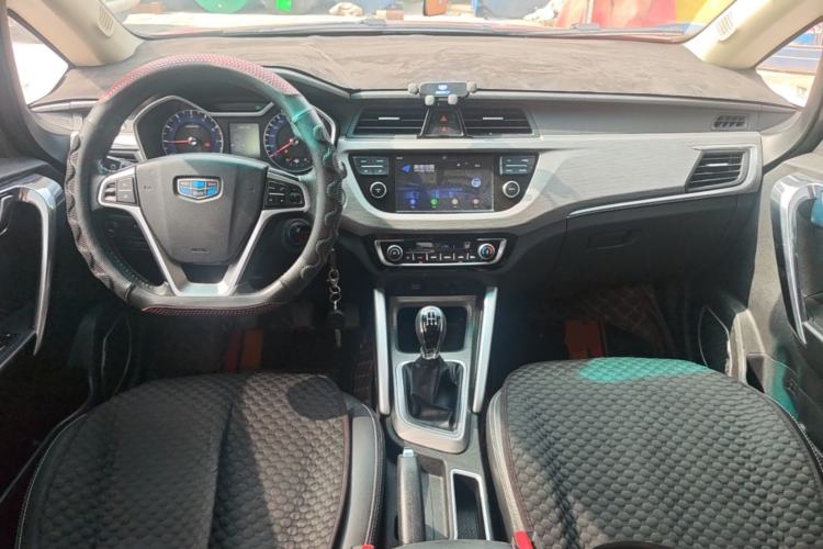 Used Geely Auto Vision X3 2017 1.5L Manual Elite Model Center Console