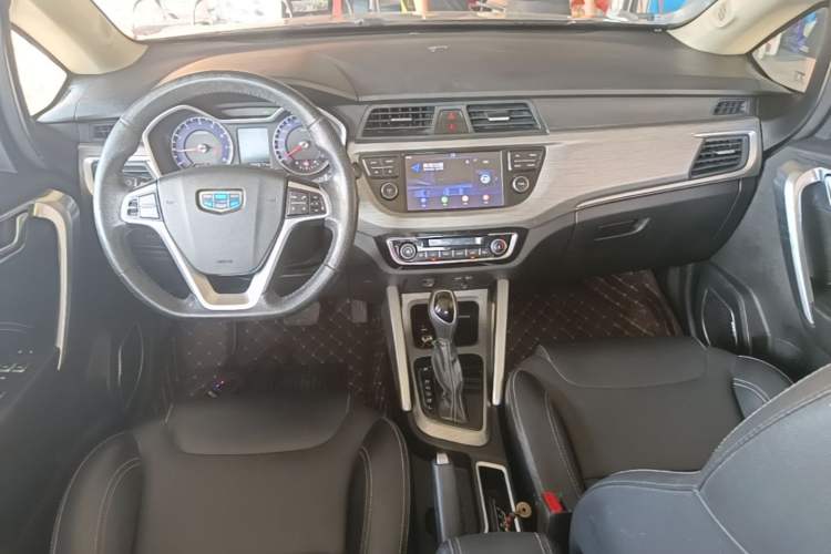 Used Geely Auto Vision X3 2017 1.5L Automatic Elite Model Center Console