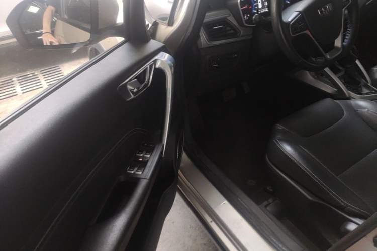 Used Geely Auto Vision X3 2017 1.5L Automatic Elite Model Driver Seat