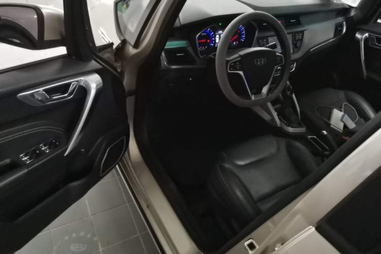 Used Geely Auto Vision X3 2017 1.5L Automatic Luxury Model Driver Seat