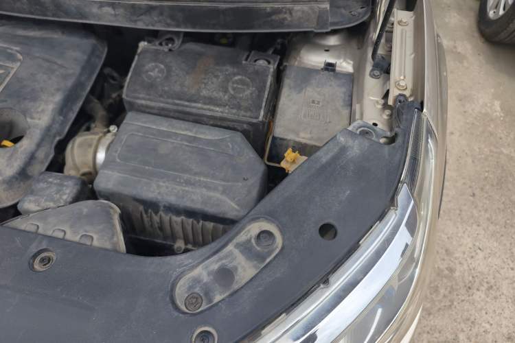 Used Geely Auto Vision X3 2017 1.5L Manual Luxury Model Engine Bay Left