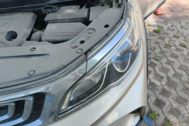 Used Geely Auto Vision X3 2017 1.5L Manual Entry-Level Model Engine Bay Left
