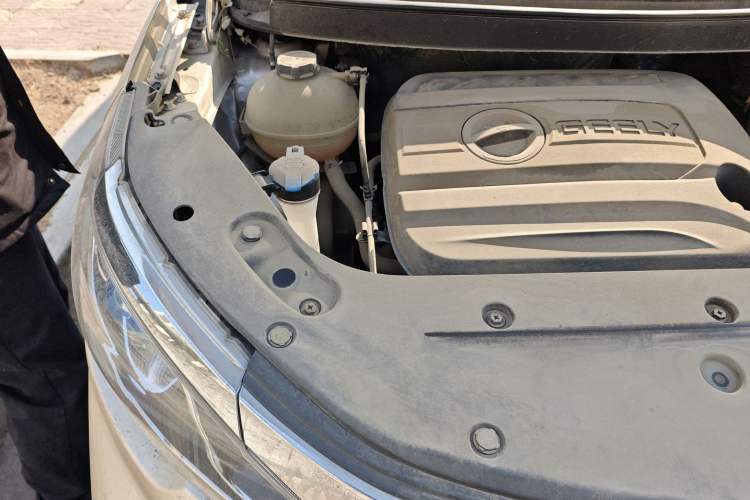 Used Geely Auto Vision X3 2017 1.5L Manual Luxury Model Engine Bay Right