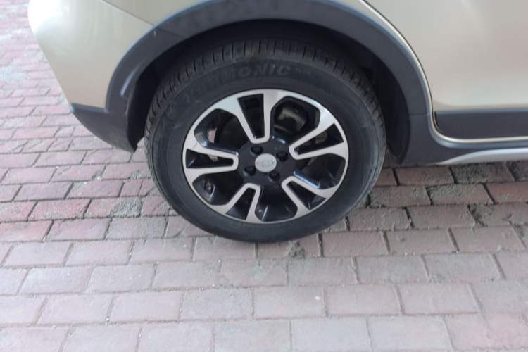 Used Geely Auto Vision X3 2017 1.5L Manual Elite Model Exterior 5