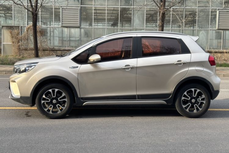 Used Geely Auto Vision X3 2017 1.5L Manual Elite Model Exterior 6