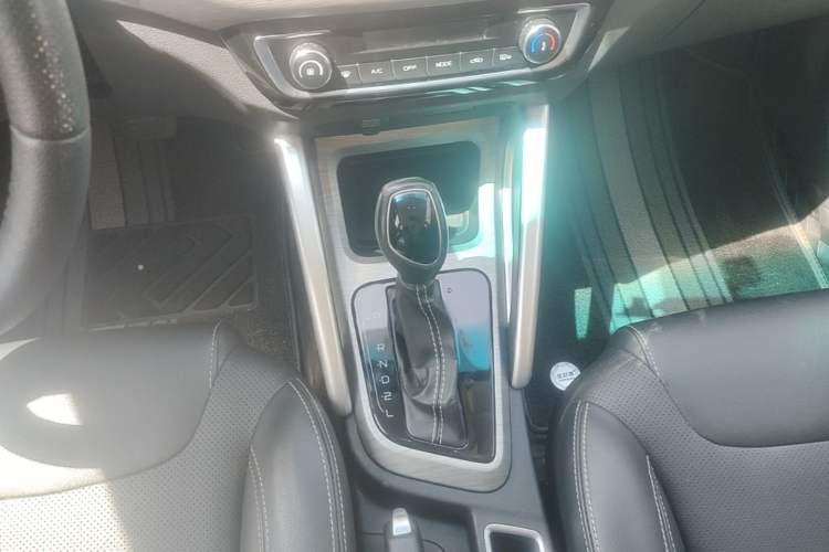 Used Geely Auto Vision X3 2017 1.5L Automatic Elite Model Gear Lever