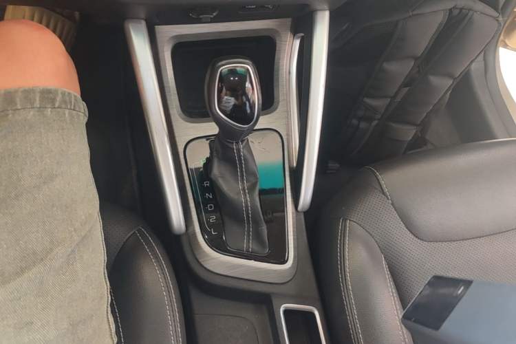 Used Geely Auto Vision X3 2017 1.5L Automatic Luxury Model Gear Lever