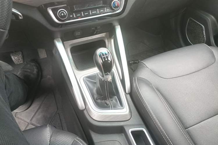 Used Geely Auto Vision X3 2017 1.5L Manual Elite Model Gear Lever