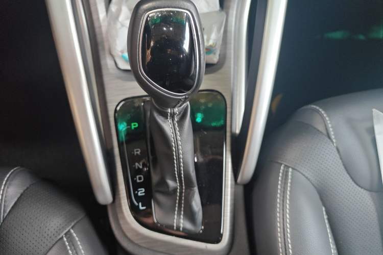 Used Geely Auto Vision X3 2017 1.5L Automatic Luxury Model Gear Lever