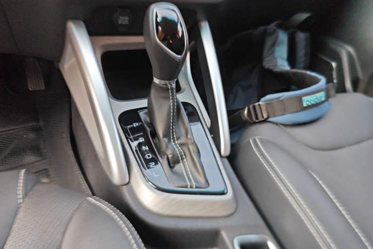 Used Geely Auto Vision X3 2017 1.5L Automatic Elite Model Gear Lever