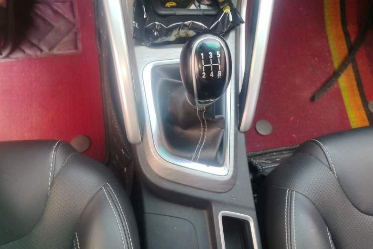Used Geely Auto Vision X3 2017 1.5L Manual Elite Model Gear Lever