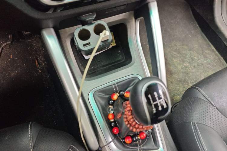 Used Geely Auto Vision X3 2017 1.5L Manual Luxury Model Gear Lever