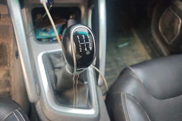 Used Geely Auto Vision X3 2017 1.5L Manual Luxury Model Gear Lever
