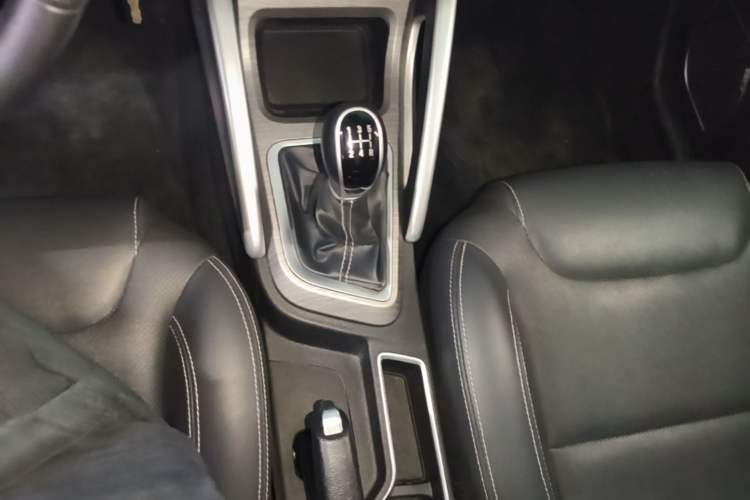 Used Geely Auto Vision X3 2017 1.5L Manual Luxury Model Gear Lever
