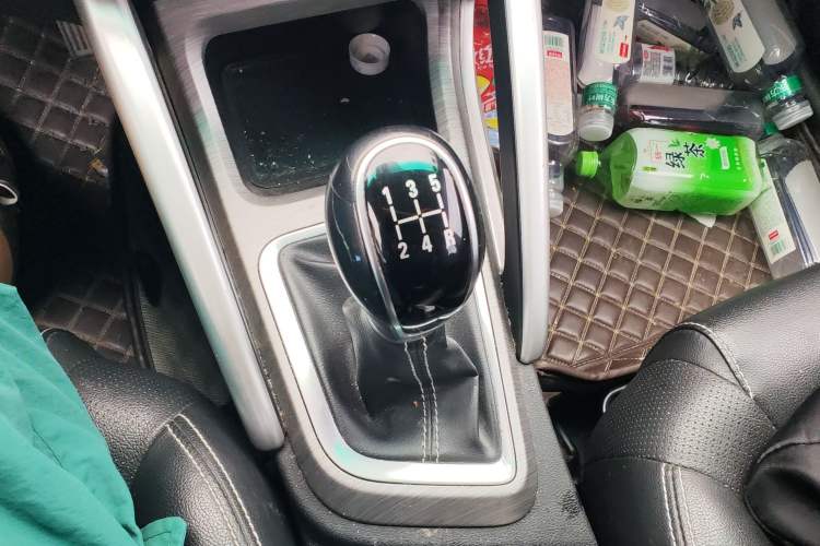 Used Geely Auto Vision X3 2017 1.5L Manual Luxury Model Gear Lever