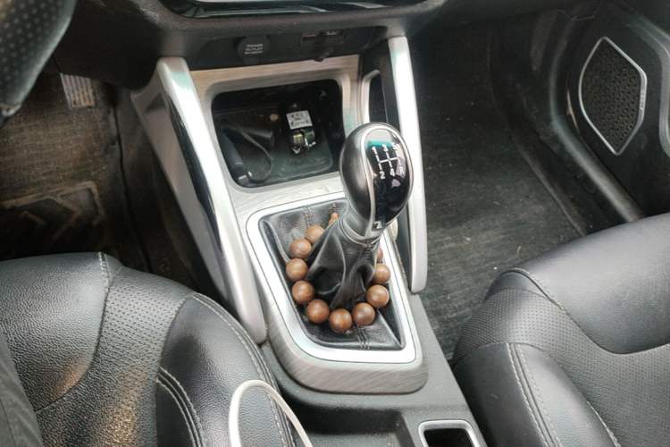 Used Geely Auto Vision X3 2017 1.5L Manual Elite Model Gear Lever