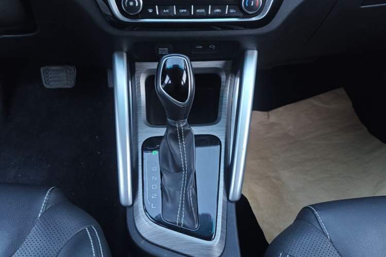 Used Geely Auto Vision X3 2017 1.5L Automatic Luxury Model Gear Lever